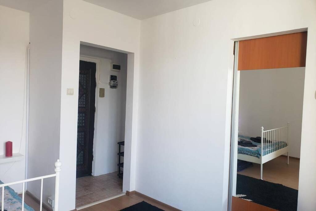 Inchiriez Garsoniera In Regim Hotelier Unirii Bukares Bagian luar foto